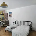 Maisonnette Provencale Sous Les Chenes